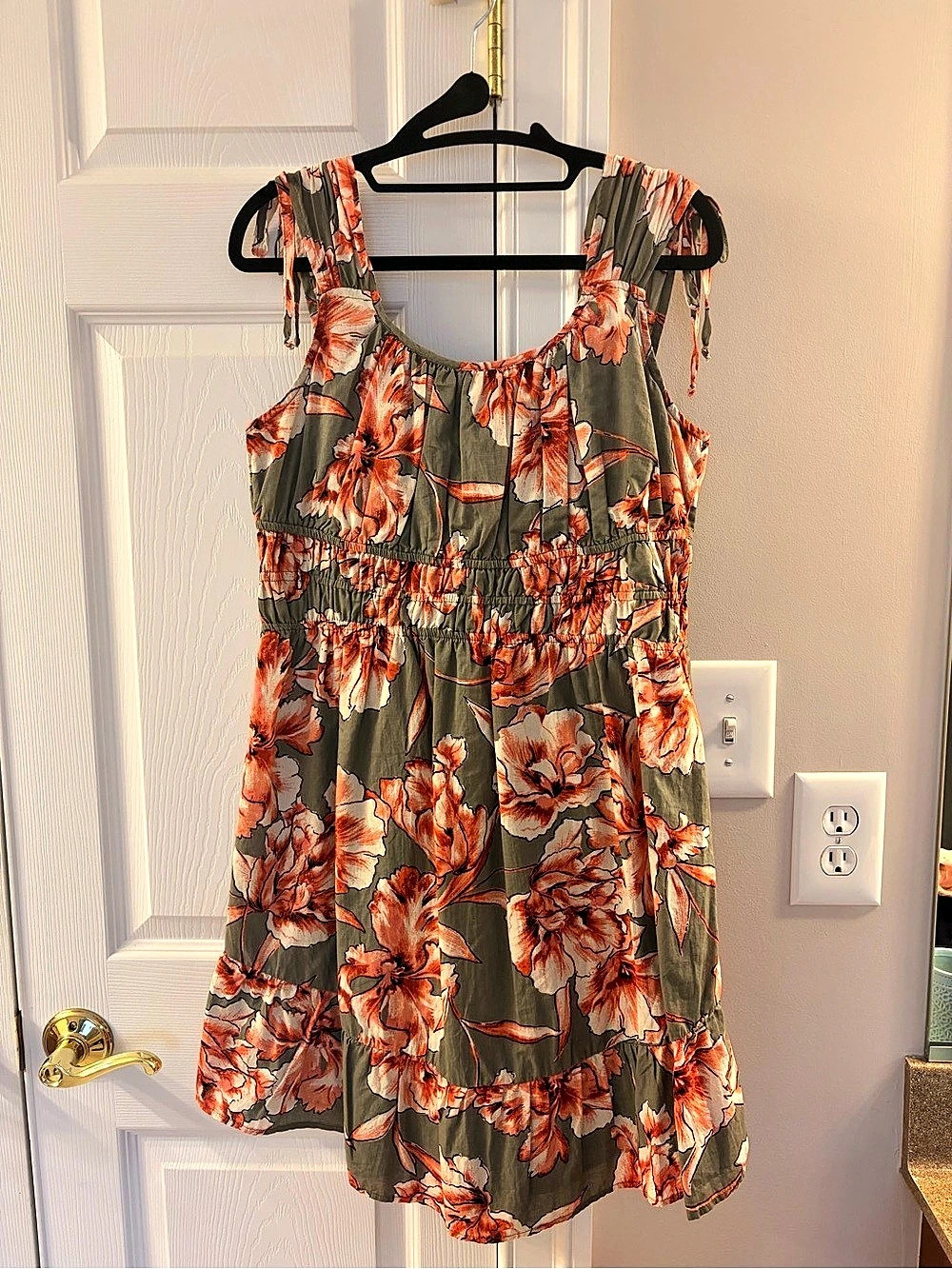 Floral Mini Dress in Green & coralLike New